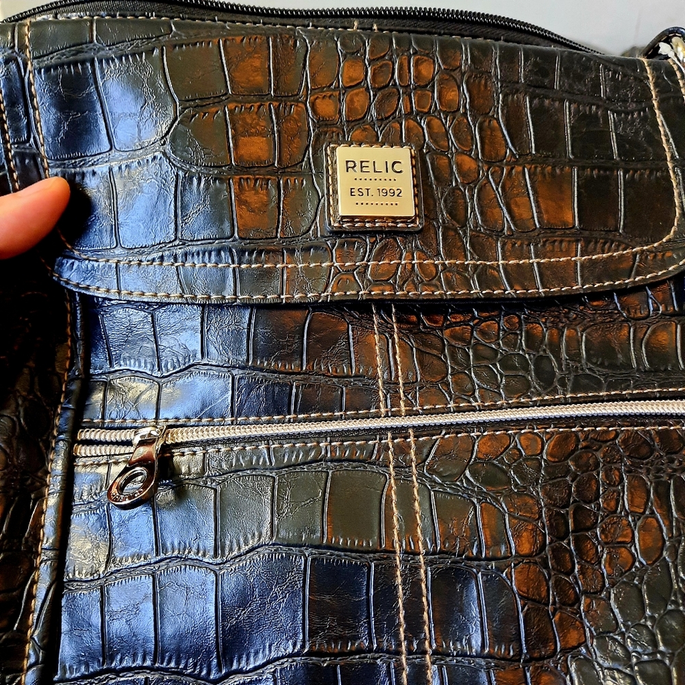 NWT Relic - Erica Flap XBody black Crocodile Pattern Purse/Bag